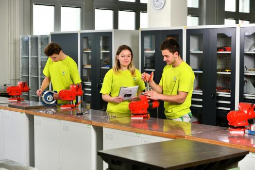 ŠKOLY - ŠKODA AUTO 941