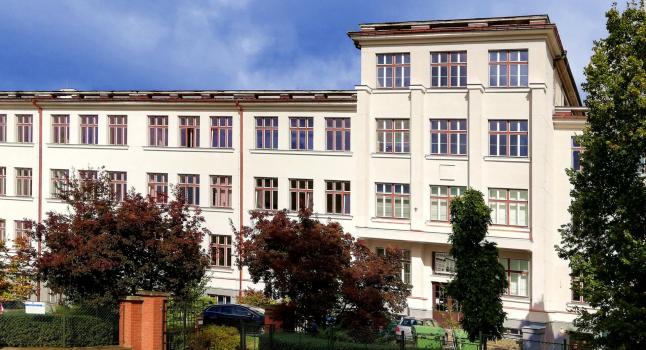školy - B61 Nadační fond gym. Turnov 896