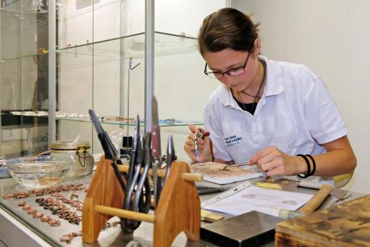 B1 - SŠ řemesel a služeb JBC 1012